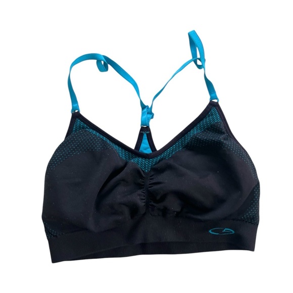 2 champions sports bras - Picture 2 of 7